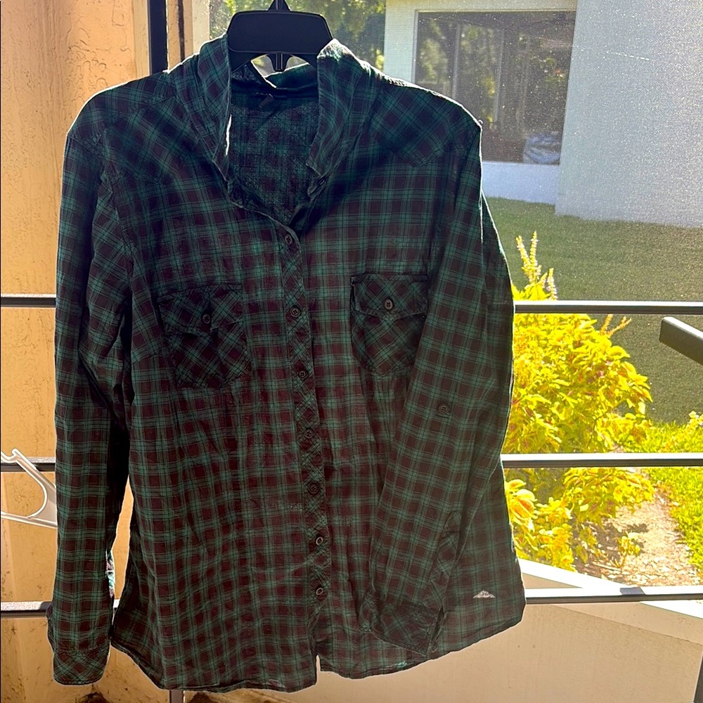 Torrid size 2 green button up shirt